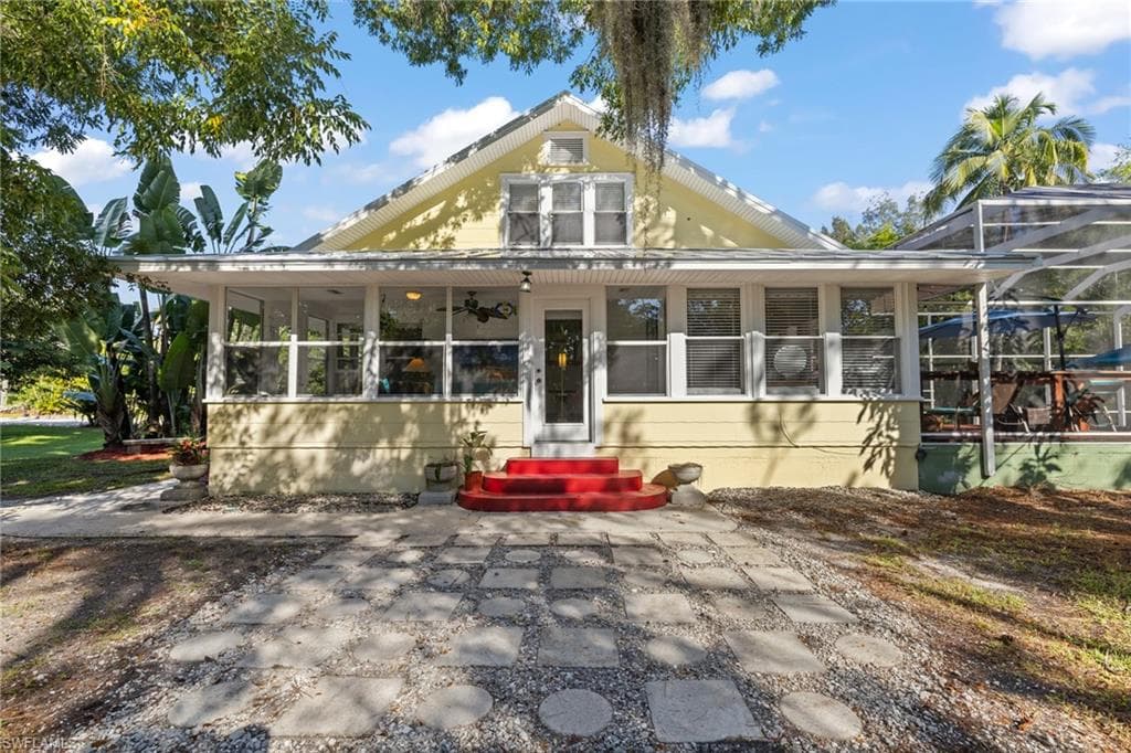 10630 Goodwin St, Bonita Springs, FL 34135-6