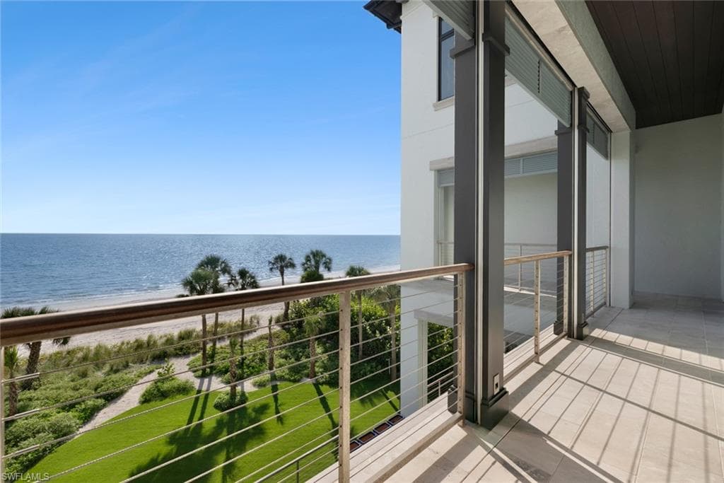 7409 Bay Colony Dr, Naples, FL 34108-27