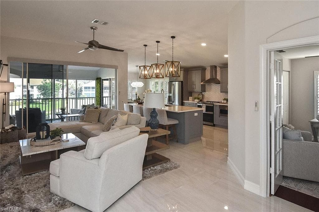 816 Carrick Bend Cir 202, Naples, FL 34110-13