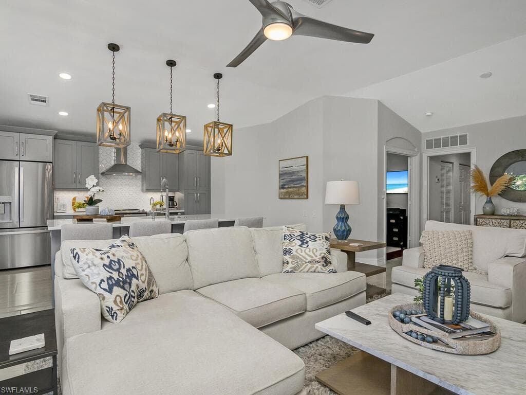 816 Carrick Bend Cir 202, Naples, FL 34110-17