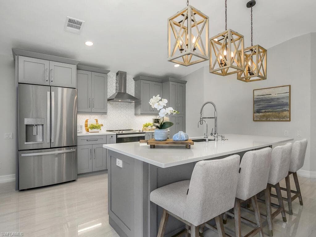816 Carrick Bend Cir 202, Naples, FL 34110-20