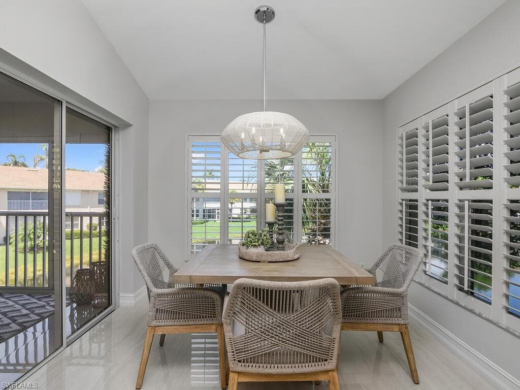 816 Carrick Bend Cir 202, Naples, FL 34110-31