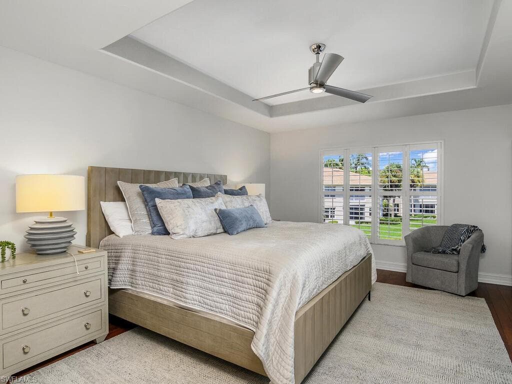 816 Carrick Bend Cir 202, Naples, FL 34110-32