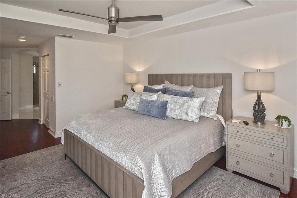 816 Carrick Bend Cir 202, Naples, FL 34110-33