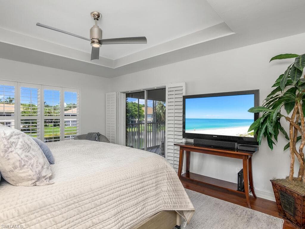 816 Carrick Bend Cir 202, Naples, FL 34110-36