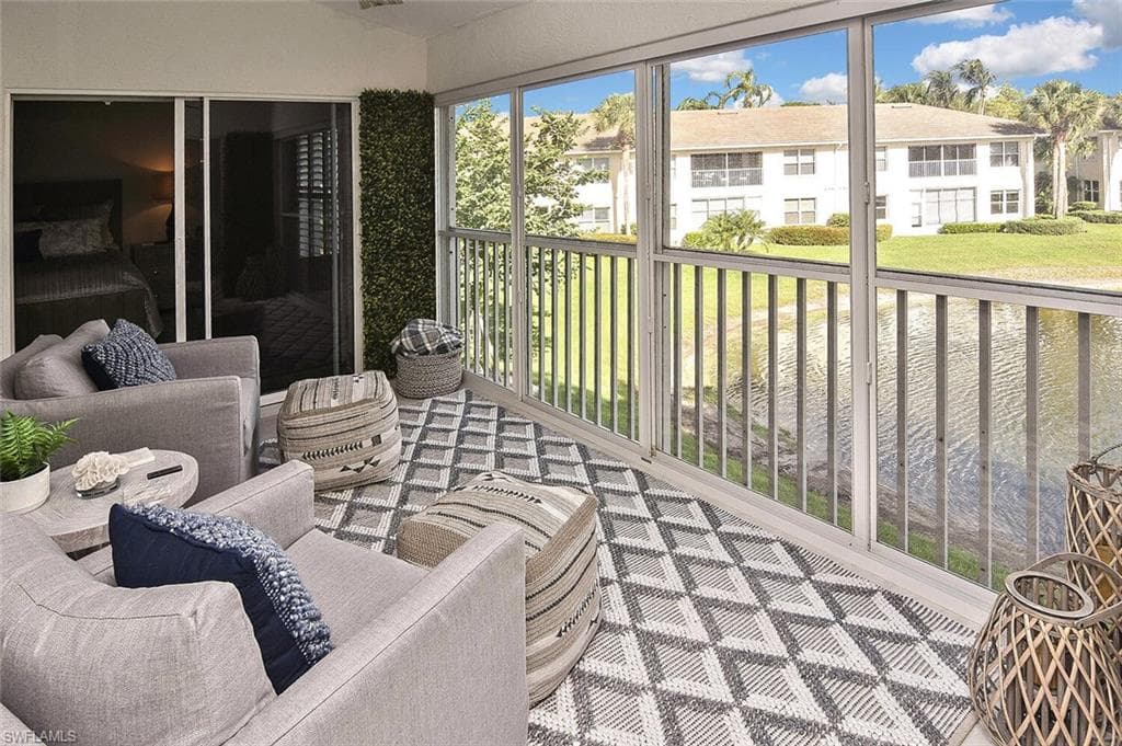 816 Carrick Bend Cir 202, Naples, FL 34110-2