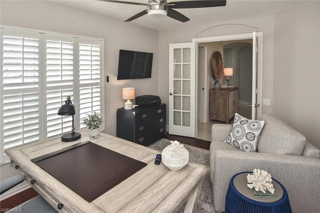 816 Carrick Bend Cir 202, Naples, FL 34110-43