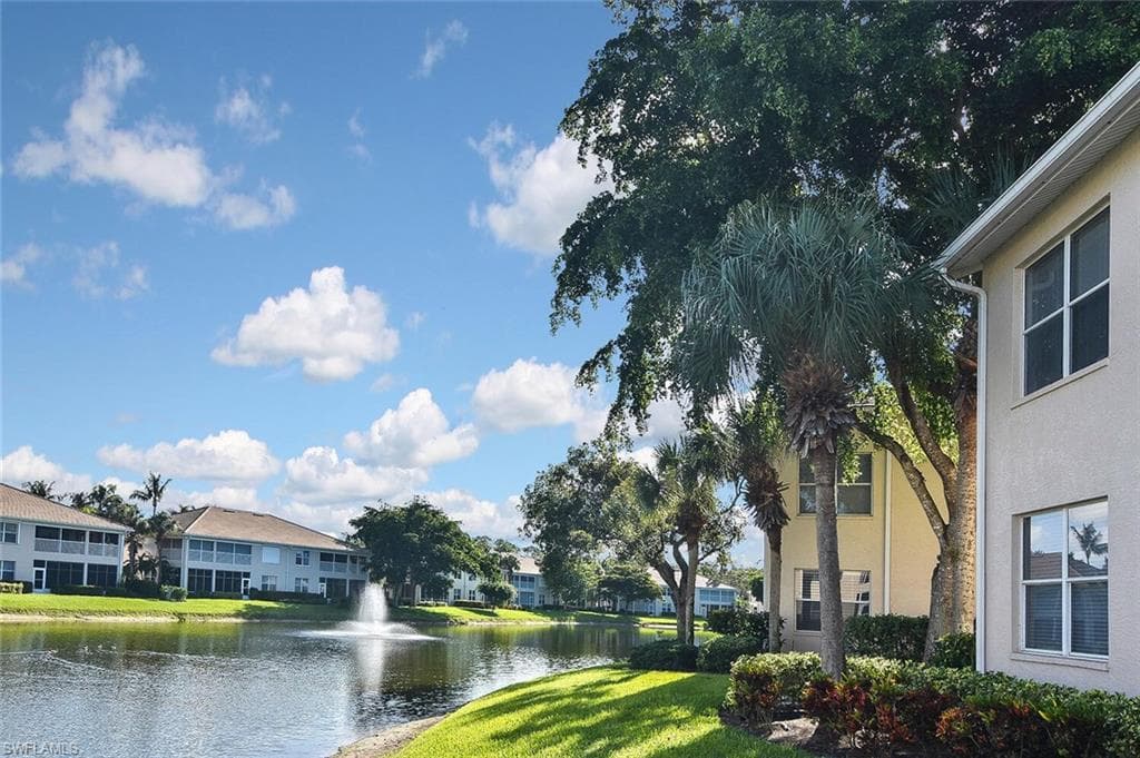 816 Carrick Bend Cir 202, Naples, FL 34110-47