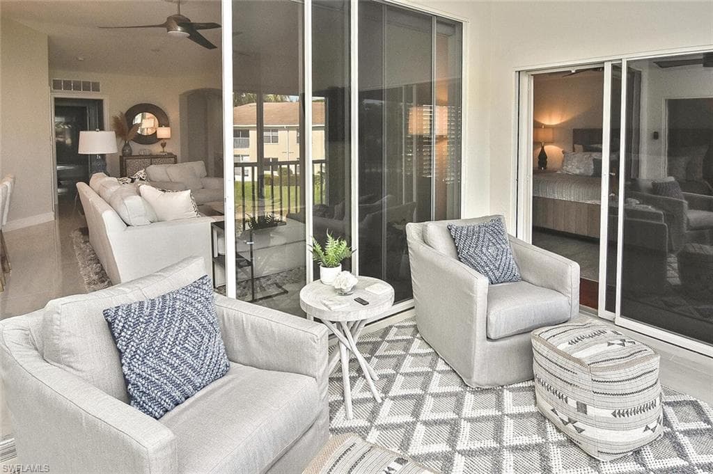 816 Carrick Bend Cir 202, Naples, FL 34110-3