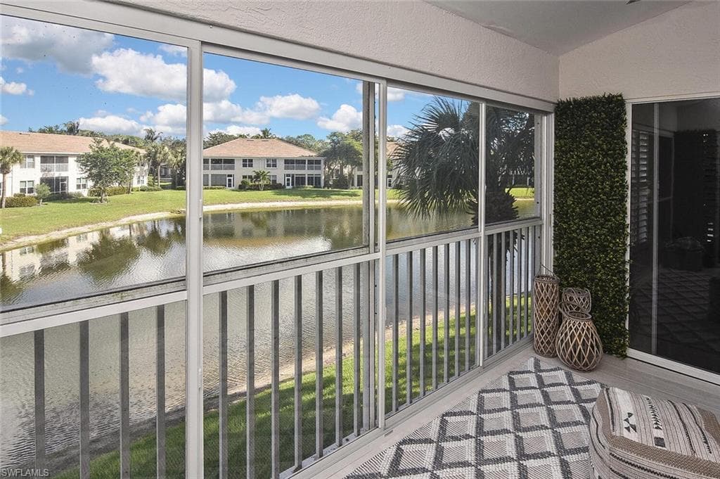 816 Carrick Bend Cir 202, Naples, FL 34110-5