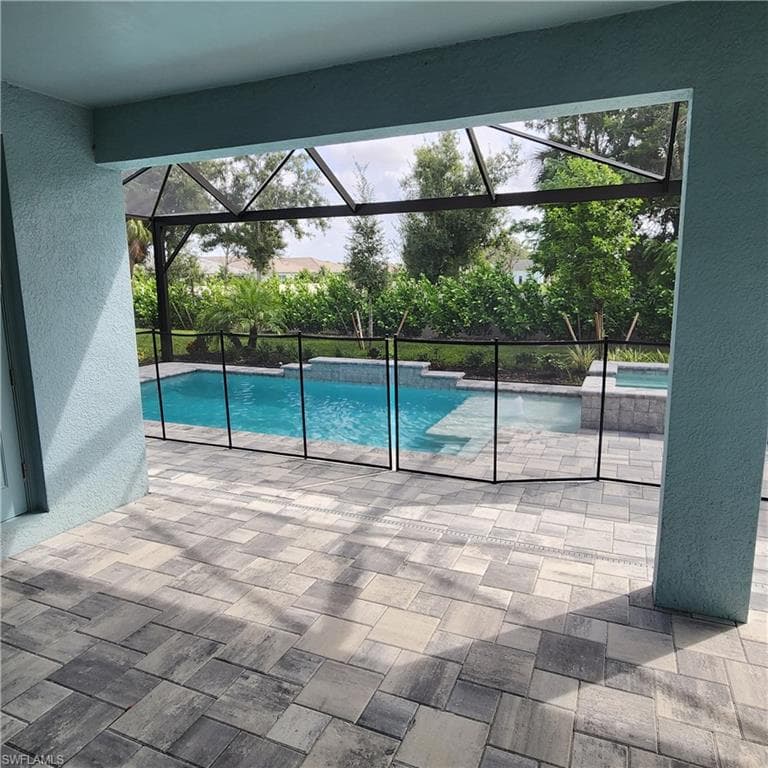 316 Grace Bay Ln, Naples, FL 34114-9
