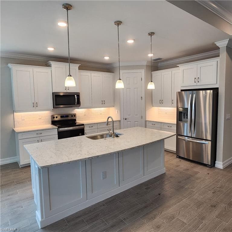 316 Grace Bay Ln, Naples, FL 34114-5