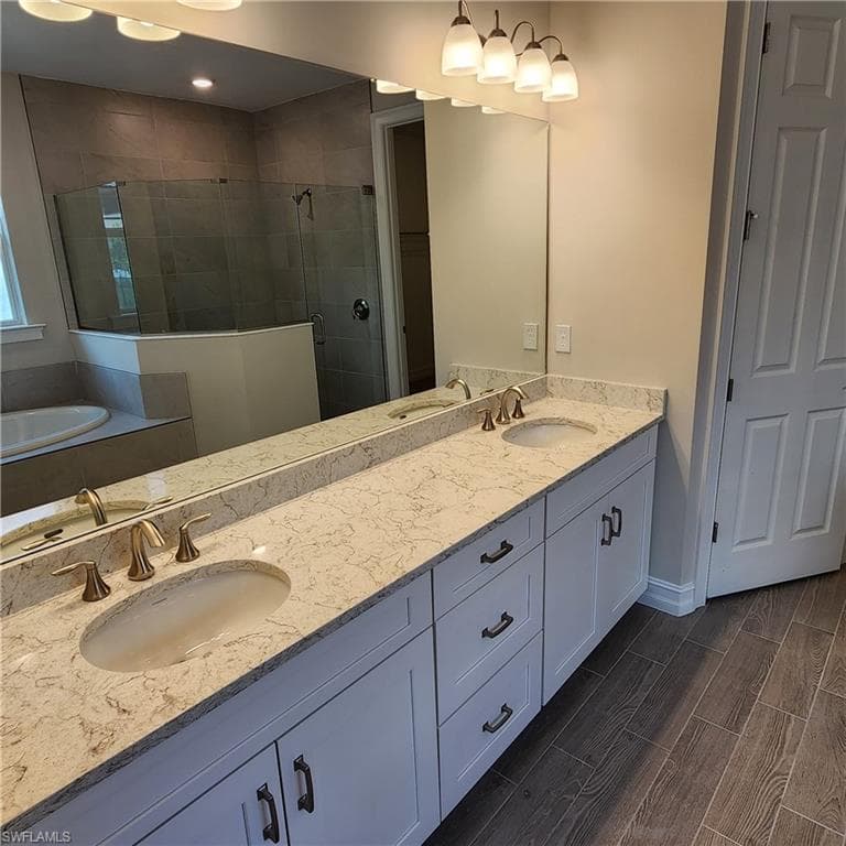 316 Grace Bay Ln, Naples, FL 34114-7