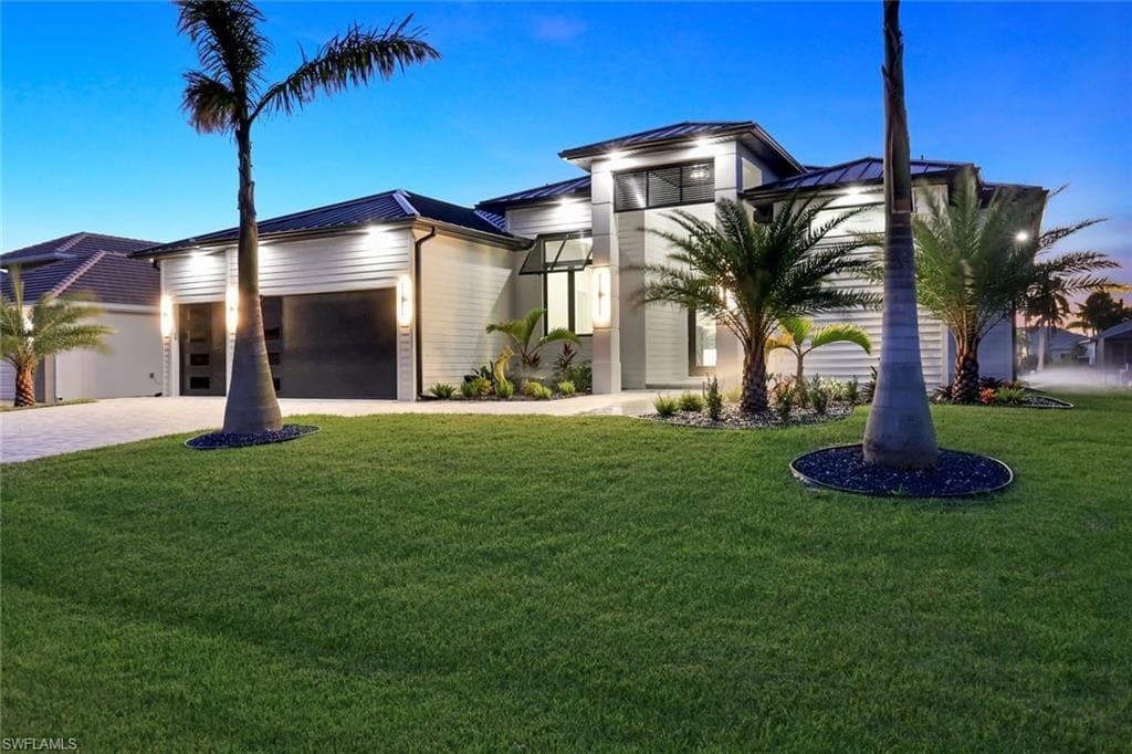 4922 8th Pl, Cape Coral, FL 33914-2