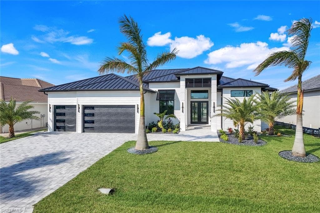 4922 8th Pl, Cape Coral, FL 33914-7