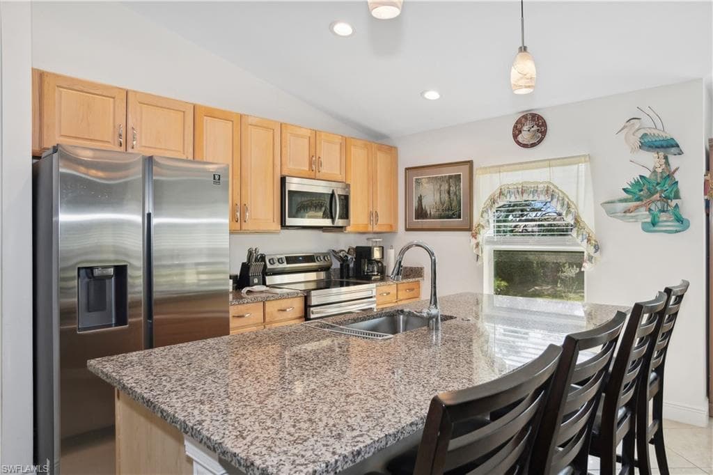 176 Venus Cay, Naples, FL 34114-8