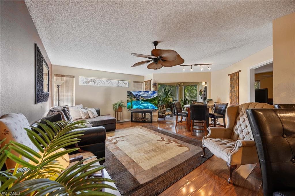 /property-images/224084978-2.jpg
