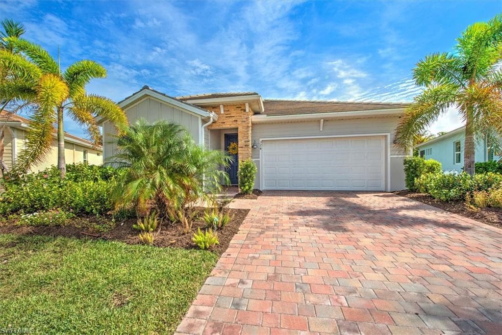 374 Deauville Loop, Naples, FL 34114-4