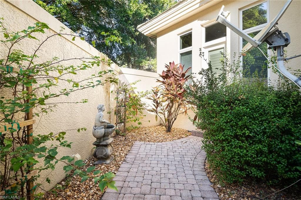 2923 Indigobush Way, Naples, FL 34105-23