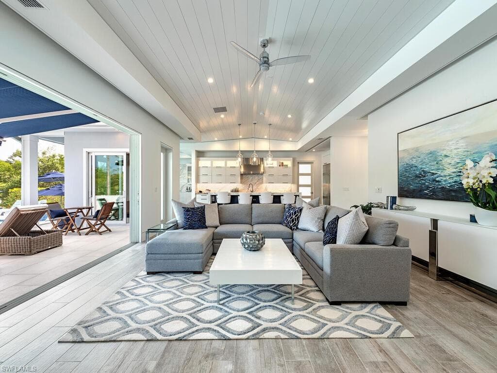 /property-images/224086929-2.jpg