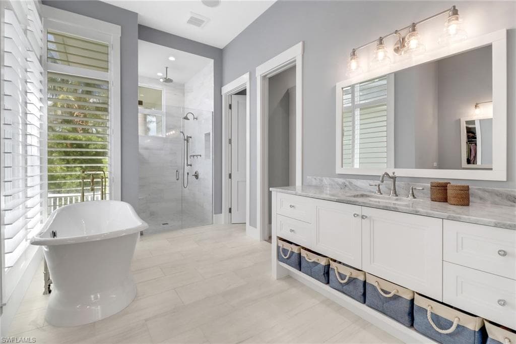 1300 Cobia Ct, Naples, FL 34102-14