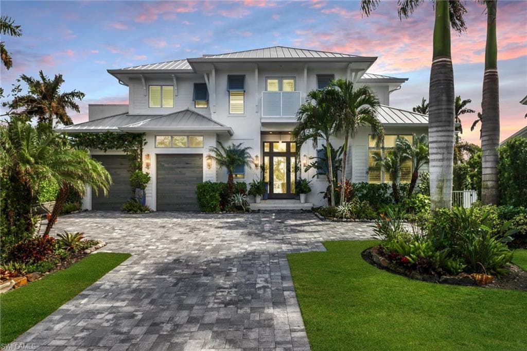 1300 Cobia Ct, Naples, FL 34102-0