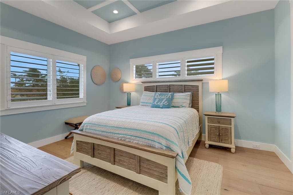 1300 Cobia Ct, Naples, FL 34102-23