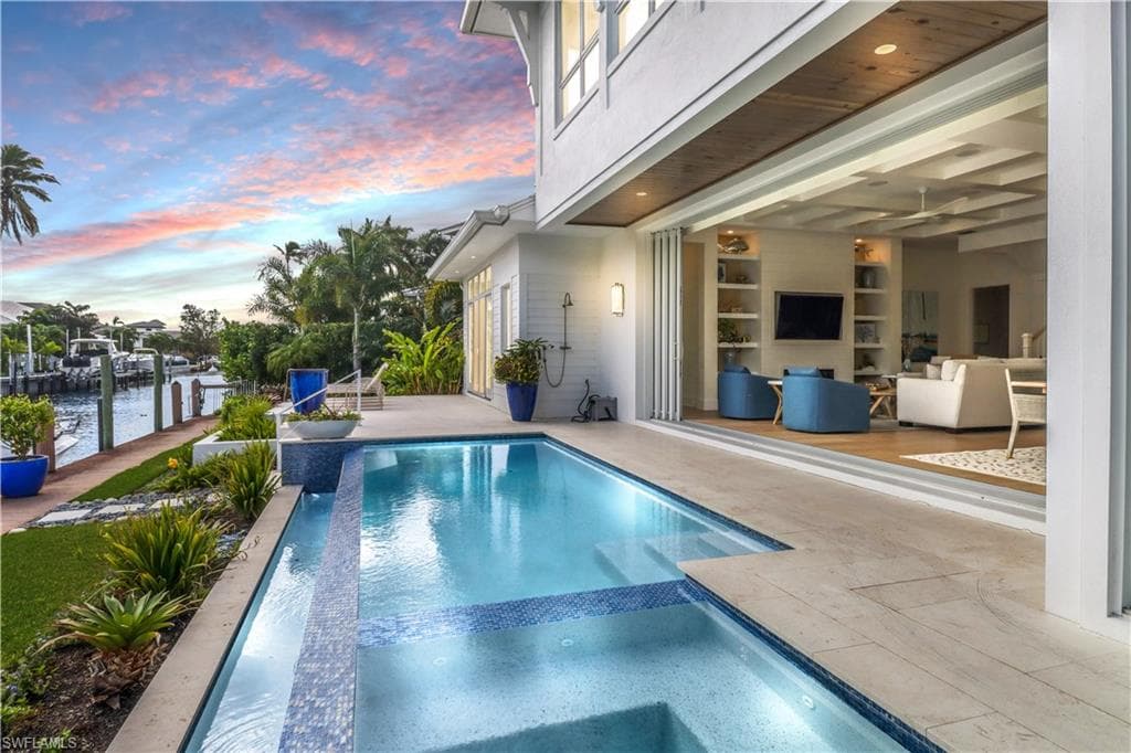 1300 Cobia Ct, Naples, FL 34102-31