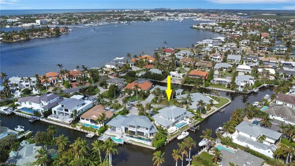 1300 Cobia Ct, Naples, FL 34102-40