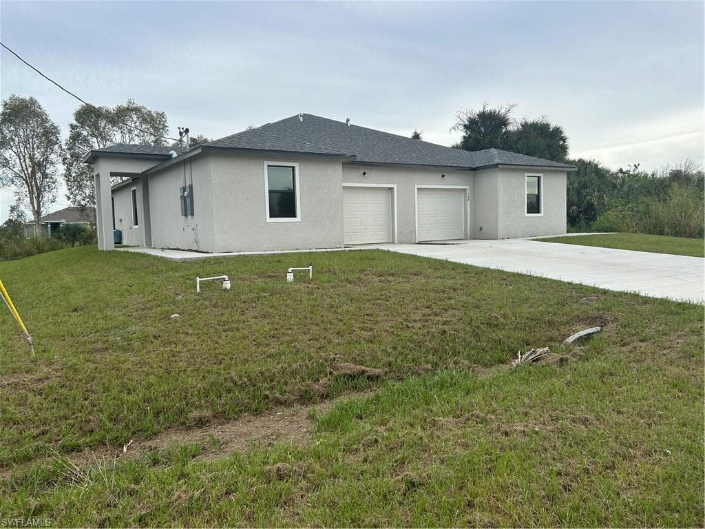 1135 Harvest Ave B, Lehigh Acres, FL 33974-1