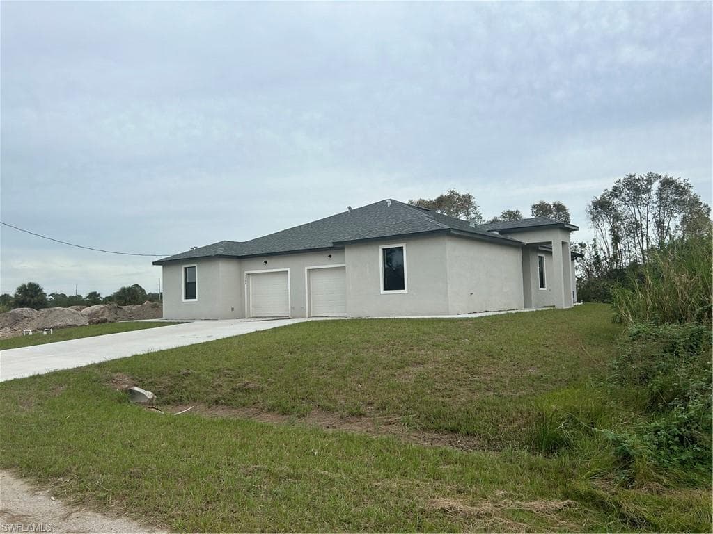 1135 Harvest Ave B, Lehigh Acres, FL 33974-5