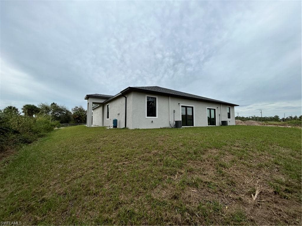 1135 Harvest Ave B, Lehigh Acres, FL 33974-6