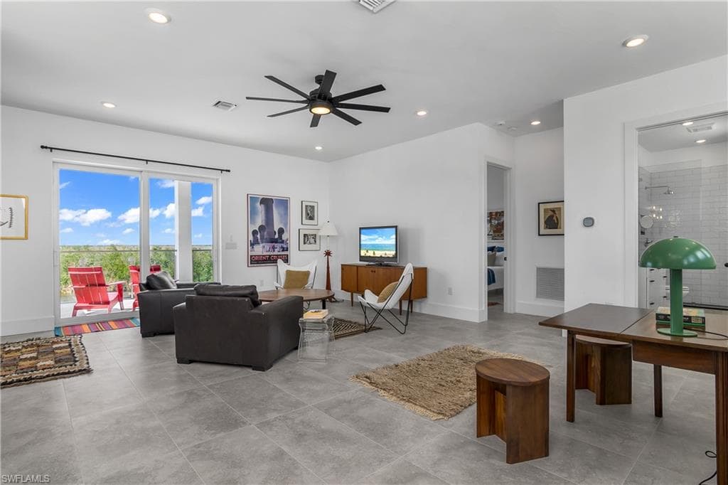 2926 27th St, Cape Coral, FL 33914-25