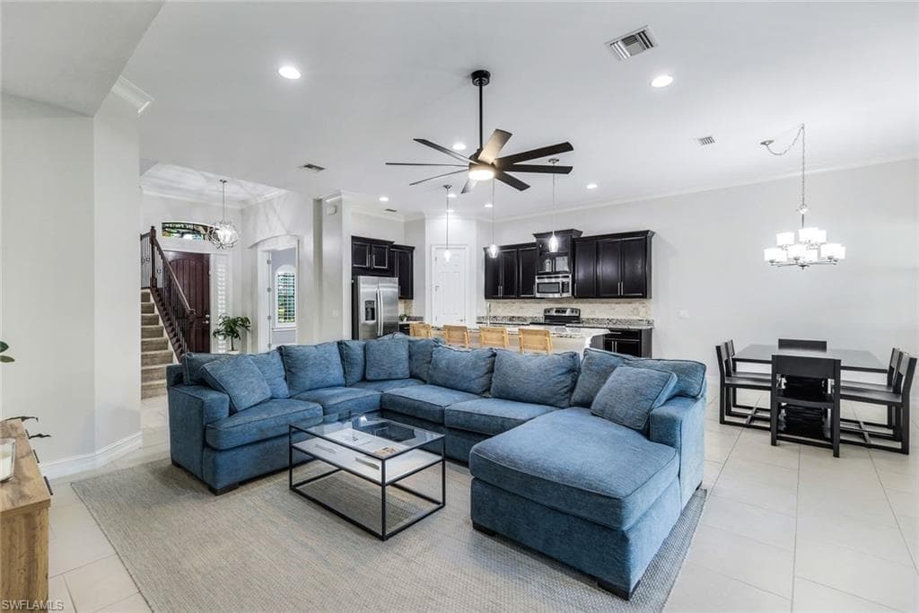 /property-images/224091910-2.jpg