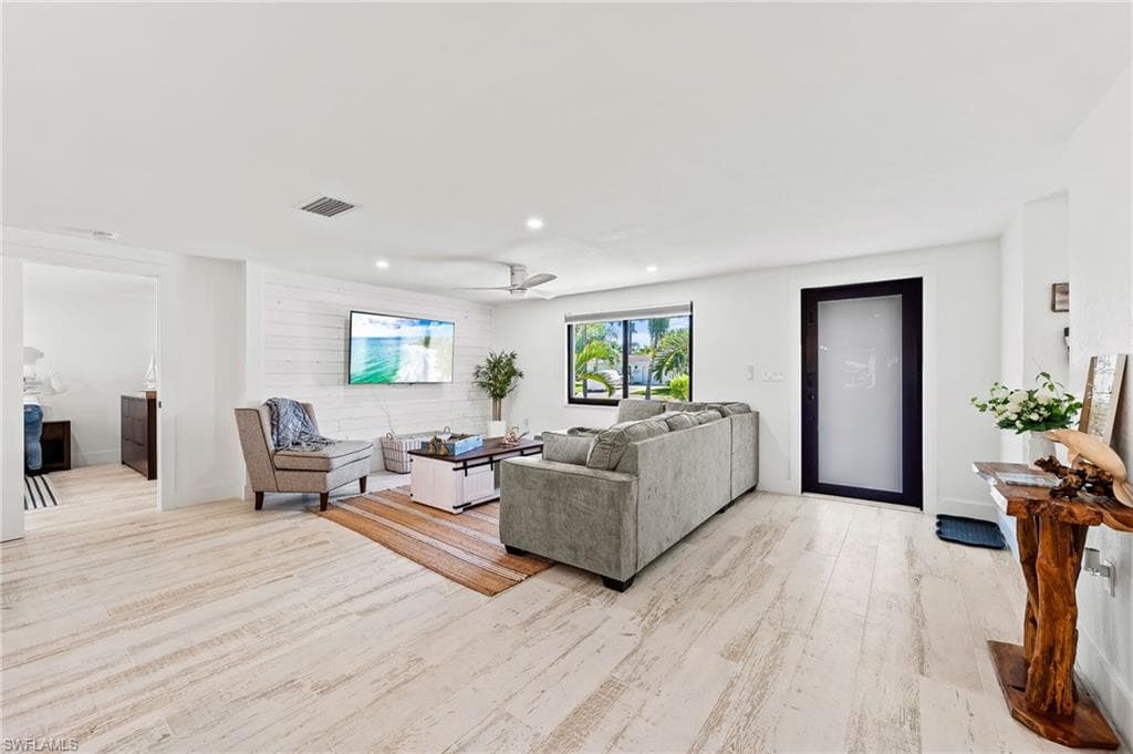 9793 Tonya Ct, Bonita Springs, FL 34135-9