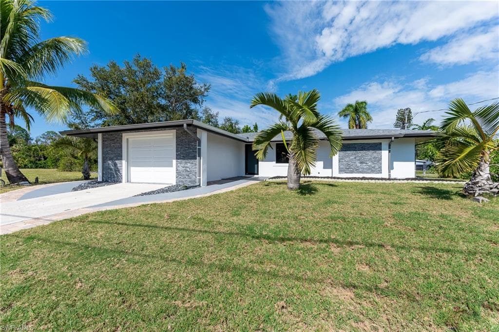 9793 Tonya Ct, Bonita Springs, FL 34135-6