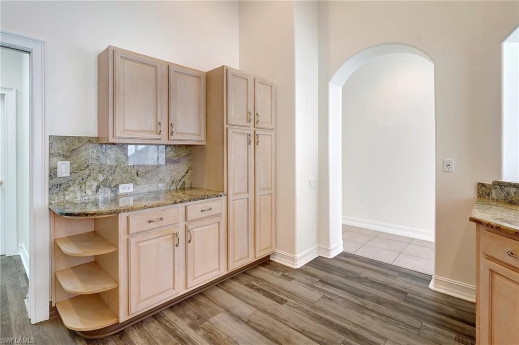 737 Mainsail Pl, Naples, FL 34110-18