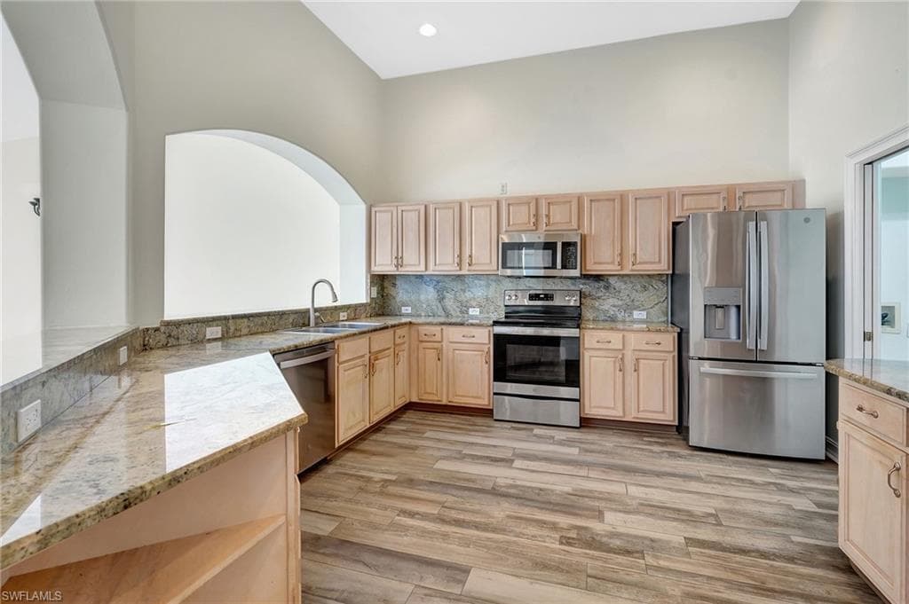 737 Mainsail Pl, Naples, FL 34110-19