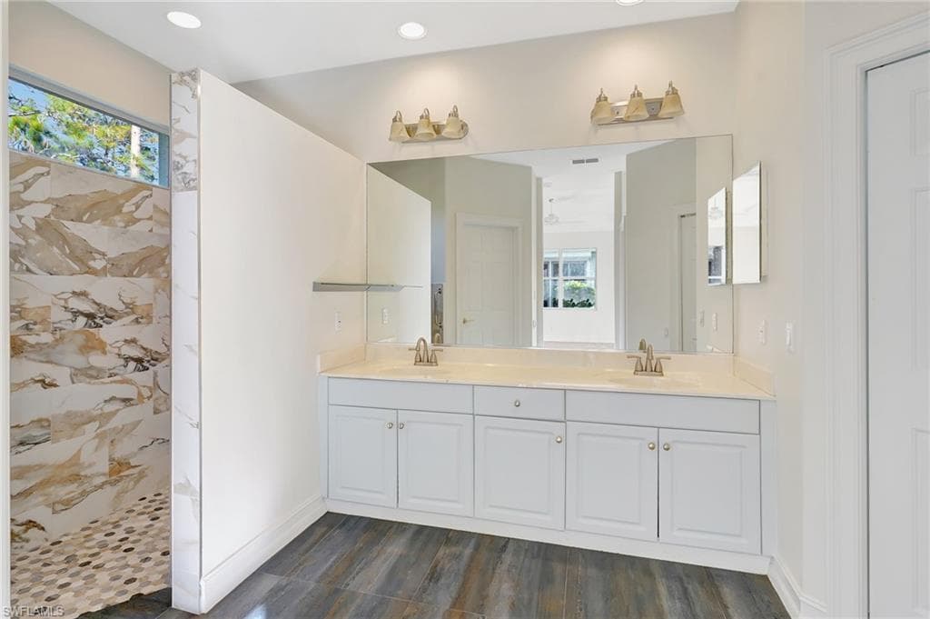737 Mainsail Pl, Naples, FL 34110-34