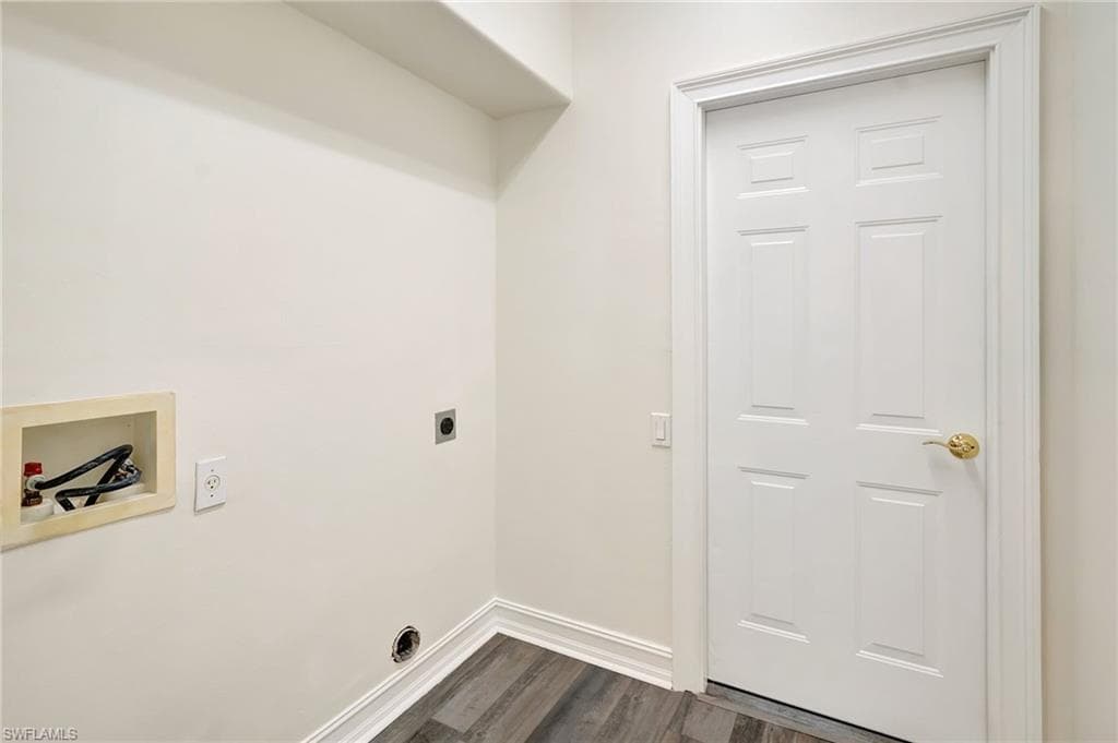 737 Mainsail Pl, Naples, FL 34110-39