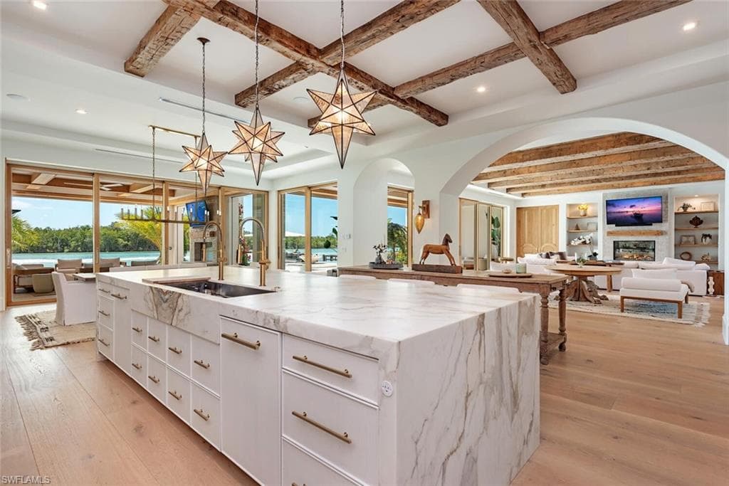 860 Admiralty Parade E, Naples, FL 34102-9