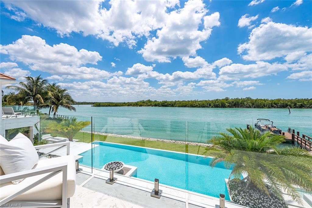 860 Admiralty Parade E, Naples, FL 34102-30