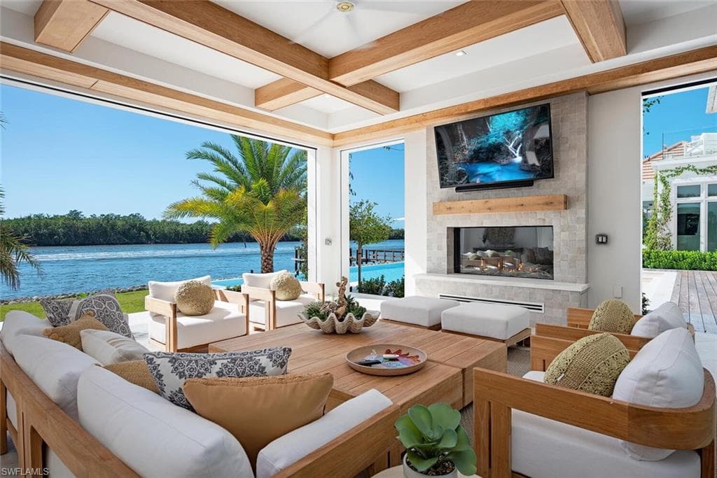 860 Admiralty Parade E, Naples, FL 34102-31