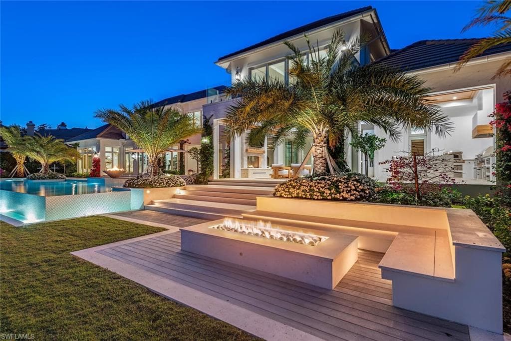 860 Admiralty Parade E, Naples, FL 34102-33