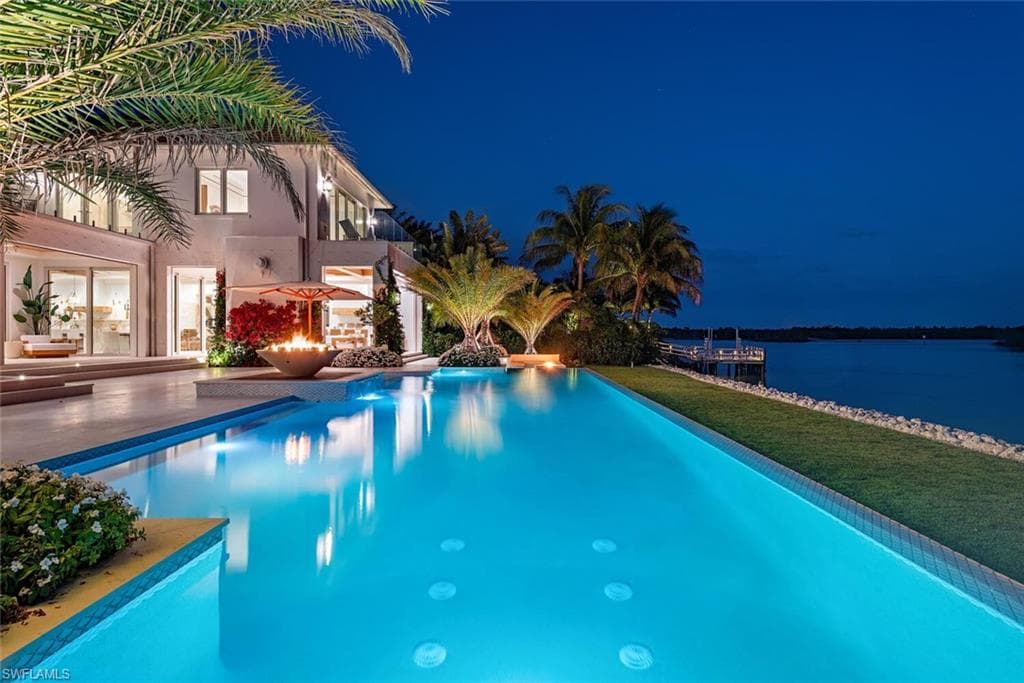 860 Admiralty Parade E, Naples, FL 34102-34