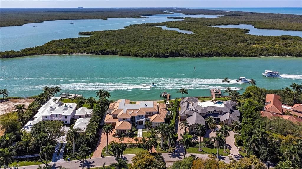 860 Admiralty Parade E, Naples, FL 34102-36