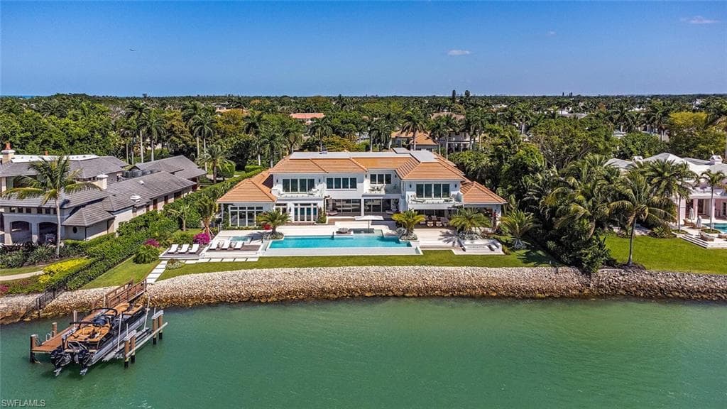 860 Admiralty Parade E, Naples, FL 34102-3