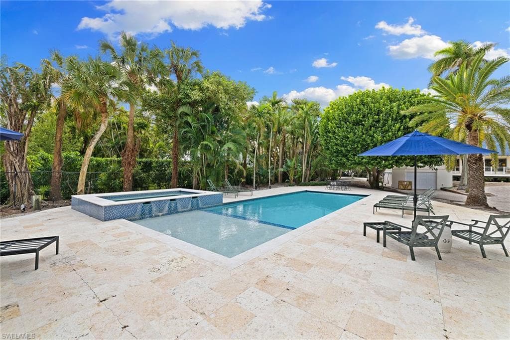 1880 Gulf Shore Blvd S, Naples, FL 34102-37