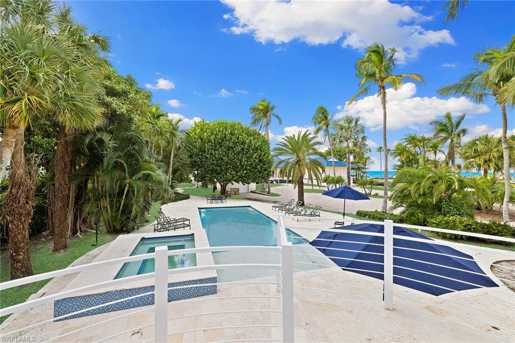 1880 Gulf Shore Blvd S, Naples, FL 34102-38