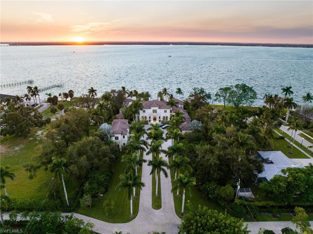 1240 Coconut Dr, Fort Myers, FL 33901-3